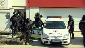 EXKLUZÍVNE! Razia v dome kľúčového svedka vraždy bratov Raiszovcov