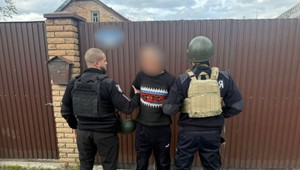 Neďaleko Kyjeva sa strieľalo. Polícia už zadržala páchateľa