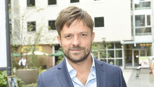 Jiří Mádl sa pochválil novou partnerkou: Prebral ju hereckému parťákovi Vojtovi Kotkovi!