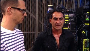 Spieval pre Boha. Pretože má veľmo obrovský talent...