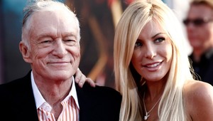 Svadba na spadnutie: Hugh Hefner sa zasnúbil!