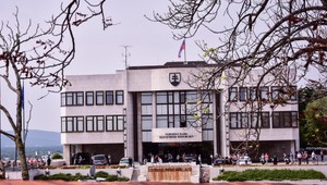 Ústava oslavovala 25 rokov. Do Národnej rady zavítalo množstvo ľudí