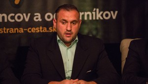 Marián Magát mal v švajčiarskej rezidencii nacistické materiály aj nelegálnu zbraň, zaistila ich polícia