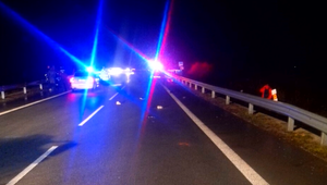 Po zrážke vyhasol život šestnásťročného chlapca. Mladý chodec zraneniam na mieste podľahol