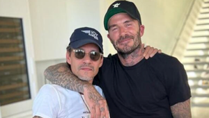 Slávny spevák spojený s TRAPASOM na Brooklynovej svadbe, konečne prehovoril! TAKTO to bolo!