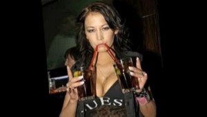 Ukrutná bolesť Agáty Hanychovej. Žehličkou si spálila stehno