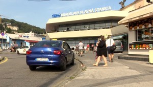 Muža, ktorý sa na železničnej stanici vyhrážal s nožmi SBS-károvi, prepustili. Toto je dôvod prokuratúry