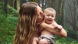 Užitočné informácie o tehotenstve, bábätkách a malých deťoch. dm rozširuje možnosti e-shopového konta o nový dm babybonus