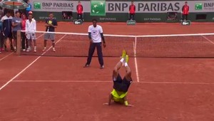 Tak toto sú iní páni! Tenisti Monfiels a Lokoli - úžasný tanečný battle na kurte