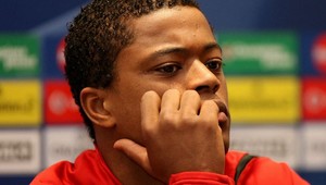 Evra obvinil Suáreza z rasizmu