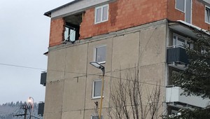 Práce na paneláku sa skončili tragédiou. Mladíkovi nedokázali pomôcť ani záchranári