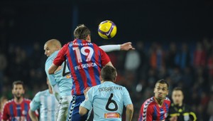Senica hlavu nesklonila, no Slovan ju predsa len pokoril!