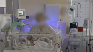 V nemocnici v Trstenej mamička s covidom priviedla na svet dvojičky. Pozitívny test malo len jedno z dvojčiat