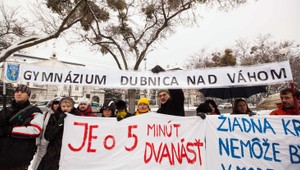 Vláda a učitelia sa stále nedohodli. Štrajk pokračuje