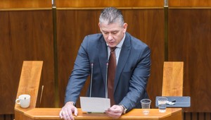 NR SR: Šutaj Eštok porušuje zákon smerom k vyšetrovateľom NAKA, tvrdí Mikulec