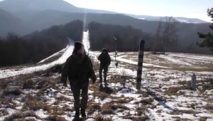 Na Ukrajine platia nové pravidlá vycestovania. Hraničiari zažívajú bizarné situácie