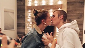 Hailey oslávila narodeniny. Si absolútne úžasná, nešetril chválou Justin Bieber