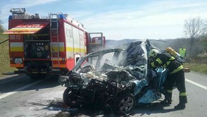 Tragická nehoda na R2: O život prišla jedna osoba, cesta bola v oboch smeroch uzatvorená