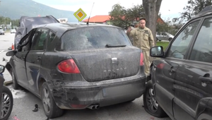 Príslušník ozbrojených síl spôsobil nehodu na vojenskej Tatre, na ceste ostalo päť rozbitých áut