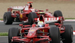 Massa po triumfe vo Francúzsku lídrom F1