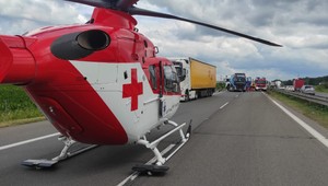 Zrážka troch kamiónov ochromila dopravu do hlavného mesta. V úseku vznikali kolóny