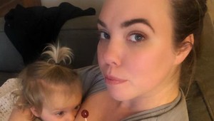 Kvôli dojčeniu ju nazývajú úchylnou: Myslíte si, že to mamička naozaj preháňa?