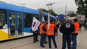 FOTO: V Košiciach štrajkovali vodiči MHD. Chcú ešte pritvrdiť