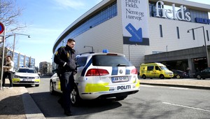 Streľba na parkovisku nákupného centra, troch ľudí zasiahli guľky