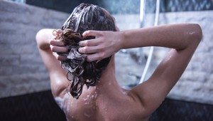 Dermatologička varuje pred chybou, ktorú robíme pri sprchovaní: TOTO môže spôsobiť akné na tele!