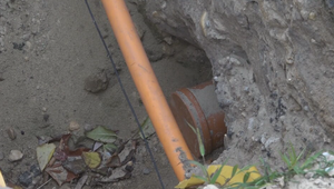 V obci odhaľujú čierne pripojenia na kanalizáciu pomocou modernej technológie