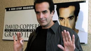 Kúzelnícka legenda má problémy, zranený dobrovoľník ho zažaloval