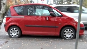 Policajtom niekto prepichuje pneumatiky