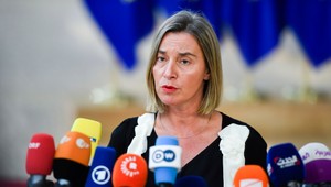 Bývalú šéfku diplomacie EÚ Mogheriniovú obvinili z podvodu a korupcie. Odstúpila z funkcie
