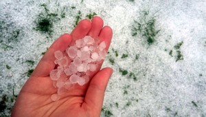 FOTOGALÉRIA: Pri Púchove sa prehnala búrka, zanechala spúšť