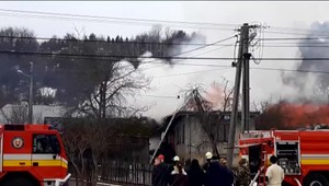 Ostali mu len oči pre plač. Ničivý oheň zobral mužovi takmer všetko