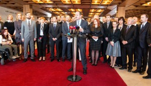 Opozícia žiada pre stredoškolákov povinné návštevy Osvienčimu