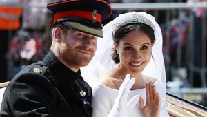Meghan sa mala pred svadbou pohádať s kráľovnou!