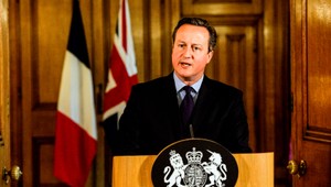 Britský premiér Cameron: Zabránili sme siedmim útokom na našom území