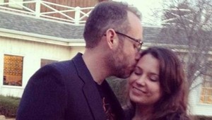 Vďaka chybe na Facebooku si začali písať: Vznikol tak krásny príbeh o láske