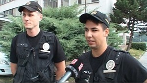 Policajti ako hrdinovia. Paľovi (29) zachránili život v žumpe!