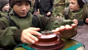 Deti sa učia, ako zneškodniť míny