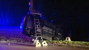 Vodič vletel s autom na bratislavský cintorín, škodu musí zaplatiť