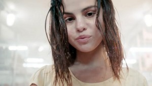 Selena Gomez stratila kontrolu nad vlastným telom