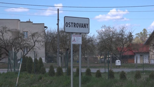 Bitka v osade sa vyhrotila. Zasahujúci žandár skončil v nemocnici