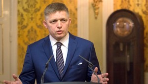 Opozícia vyzýva Fica, aby sa vysťahoval z bytovky Bonaparte