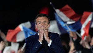 Macron porazil Le Penovú. Podľa prieskumu 91 % jeho voličov chcelo kandidátku extrémnej pravice zablokovať