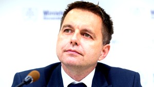 Nebudeme trčať zo zadku ani jednej strane, odkazuje Kažimír