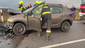 Pri čelnej zrážke tragicky zomrela 69-ročná spolujazdkyňa