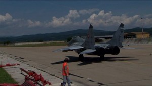 Vláda odobrila podpis zmlúv k nákupu stíhačiek F-16. Ich výber preverí ÚVO