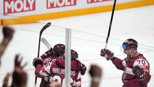 Súhrn MS v hokeji, 13. deň: Fanúšikovia preverili základy rižskej arény, lotyšský sen sa nekončí